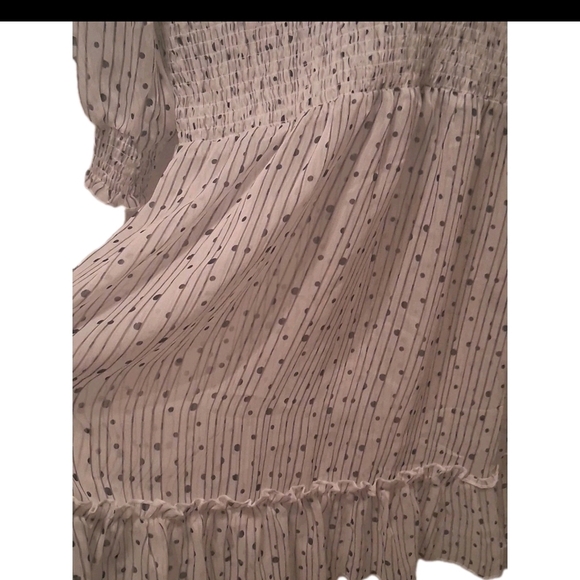 (NWT!) TRISTAN Chic Long Sleeve Sheer Cream Dress - Picture 3 of 8